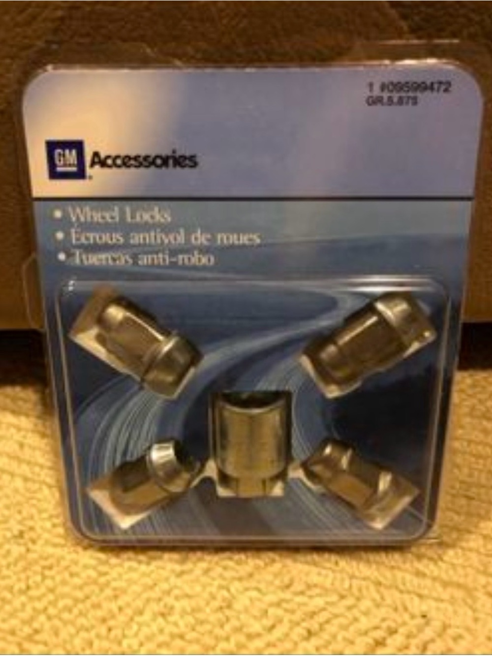 GM Accessories Wheel Locks Set - Silver